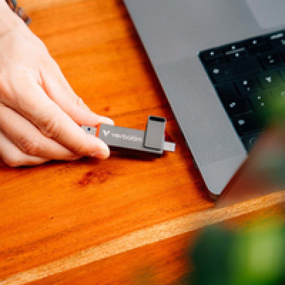 USB Stik  1TB, Dual QuickStick, USB-C & USB-A, USB 3.2 Gen 1,Verbatim