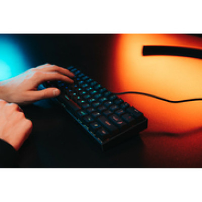 SureFire KingPin M1 Gaming metalna kompaktna igraća tipkovnica, RGB LED, USB